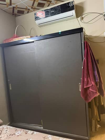 2 door wardrobe/sliding wardrobe