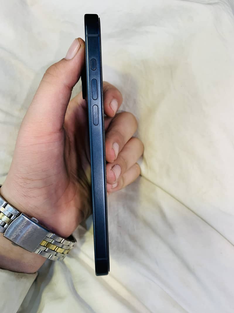 iPhone 15 Pro Max JV 3