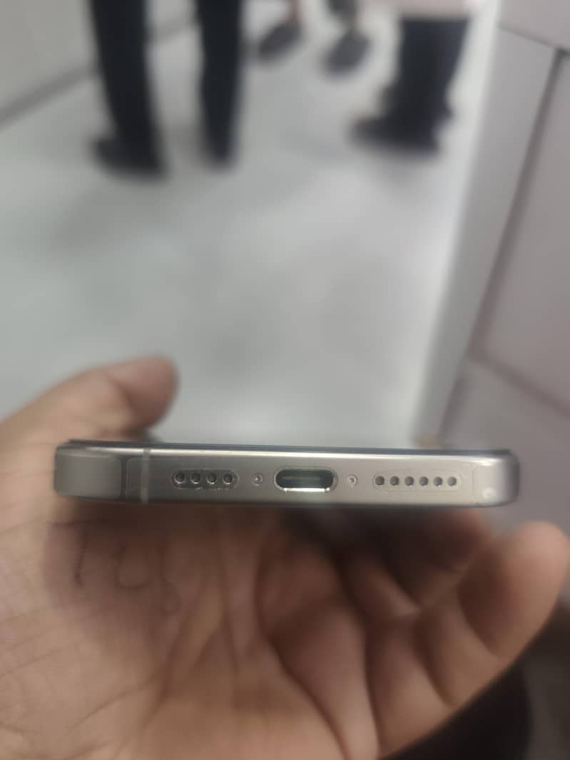 Apple iPhone 15 Pro Max 3