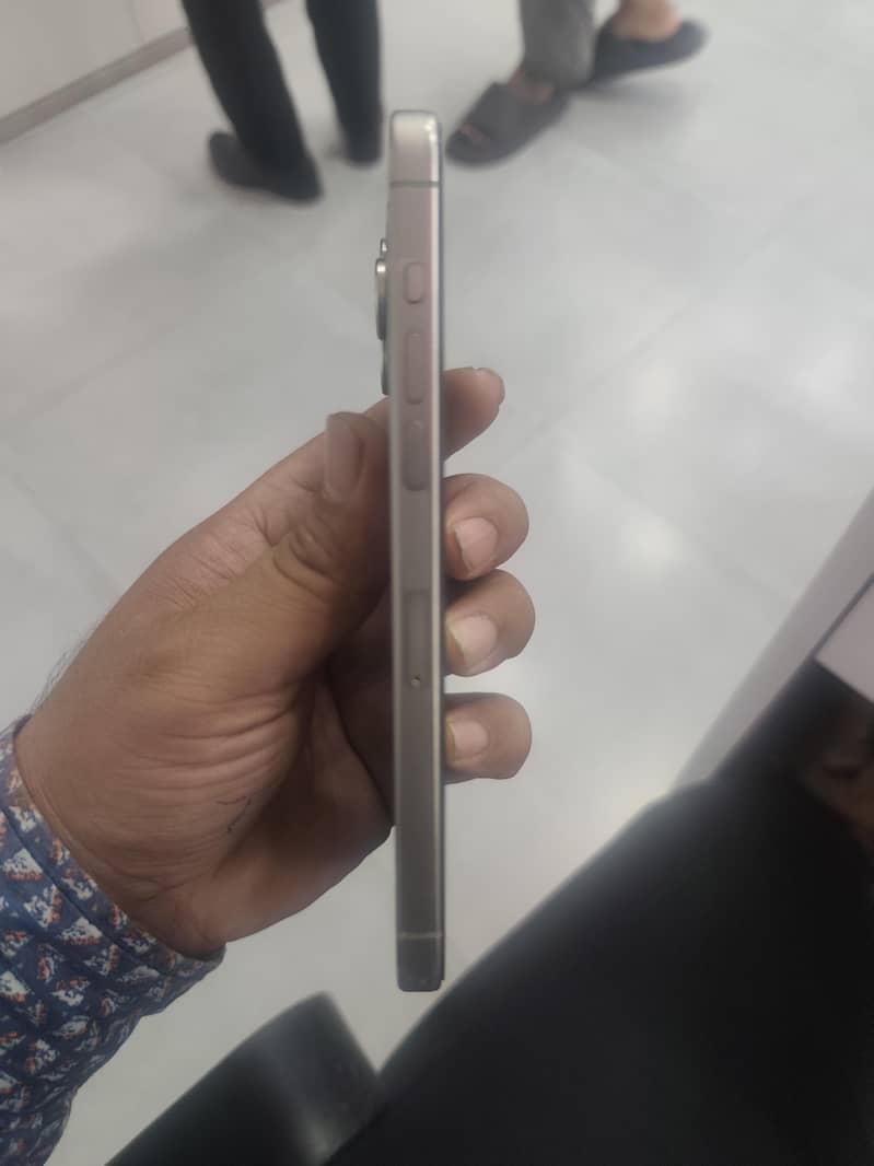 Apple iPhone 15 Pro Max 5