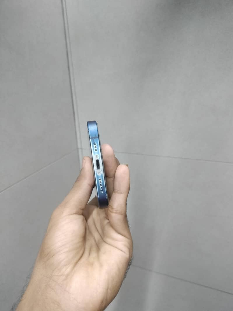 Apple iPhone 12 2