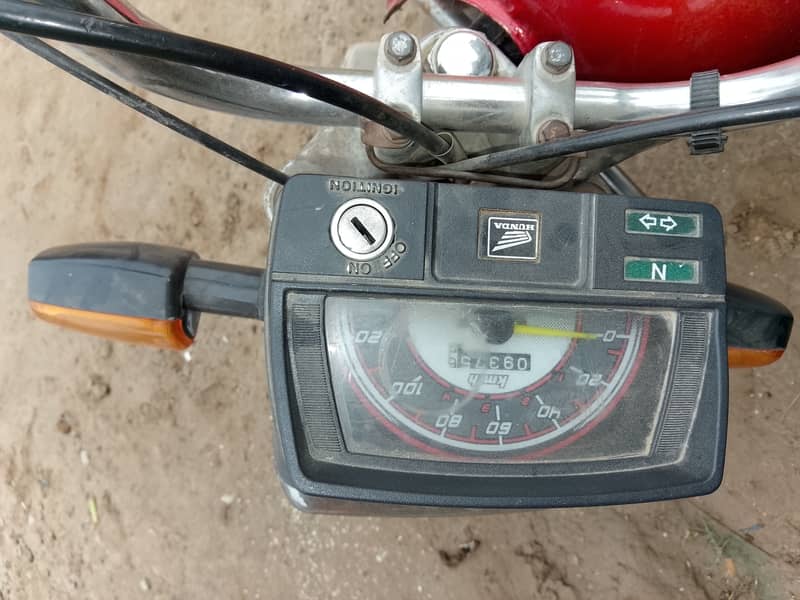 Honda CD70 ( 2000 ) Model 1