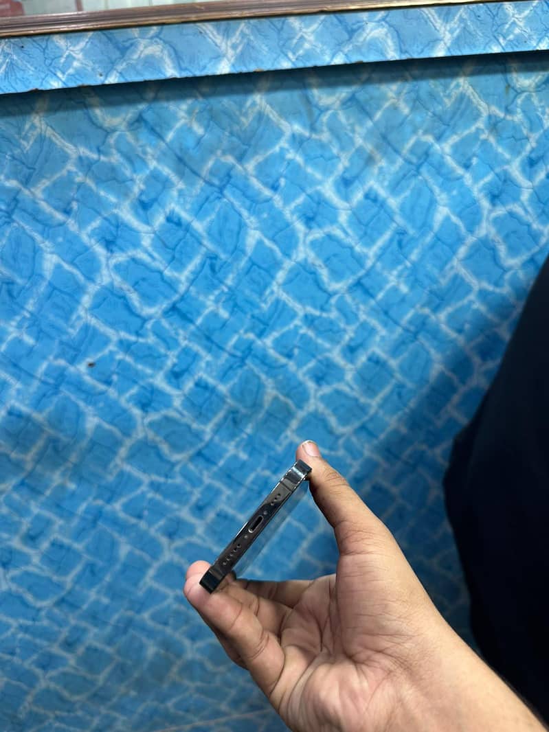 Apple iPhone 13 Pro 2