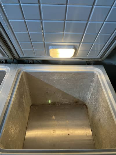 Waves deep freezer
