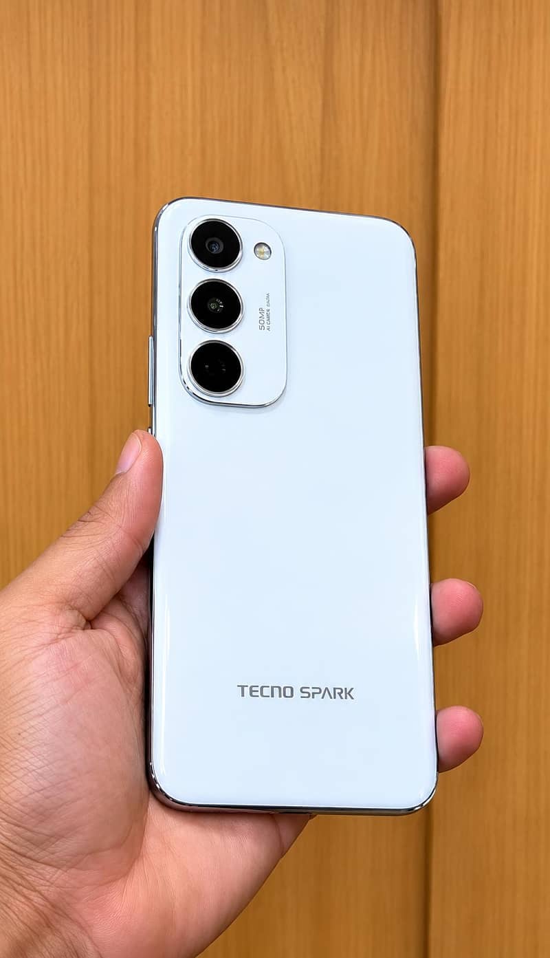 Tecno Spark40 pro Plus 0
