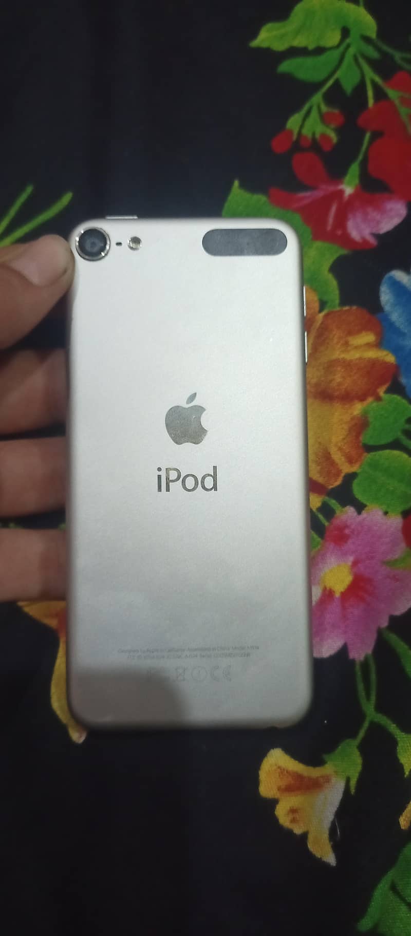 Apple ipod touch condition 10/10 1