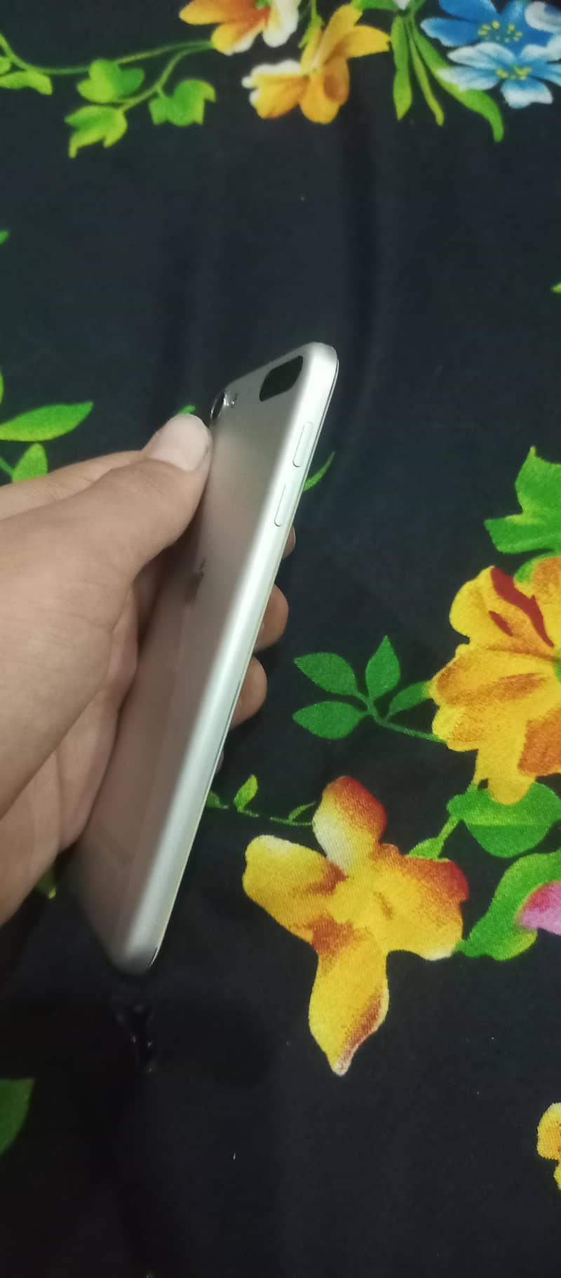 Apple ipod touch condition 10/10 2