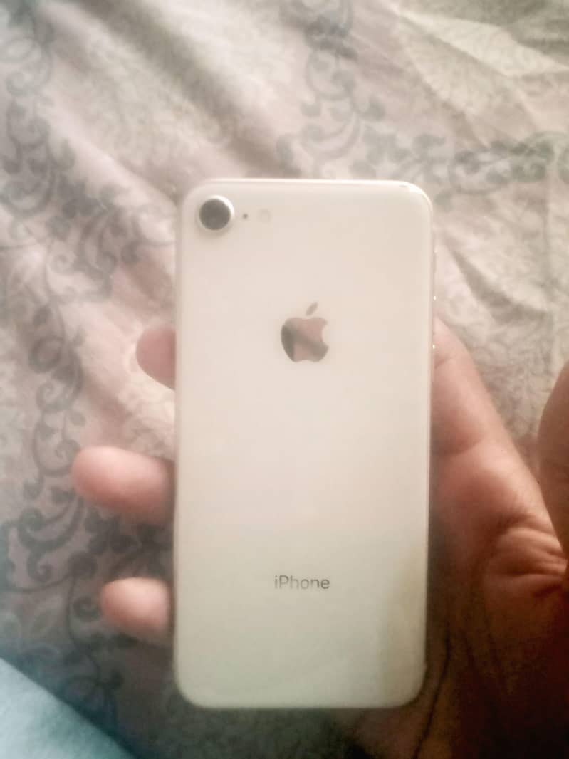 Apple iPhone 8 1