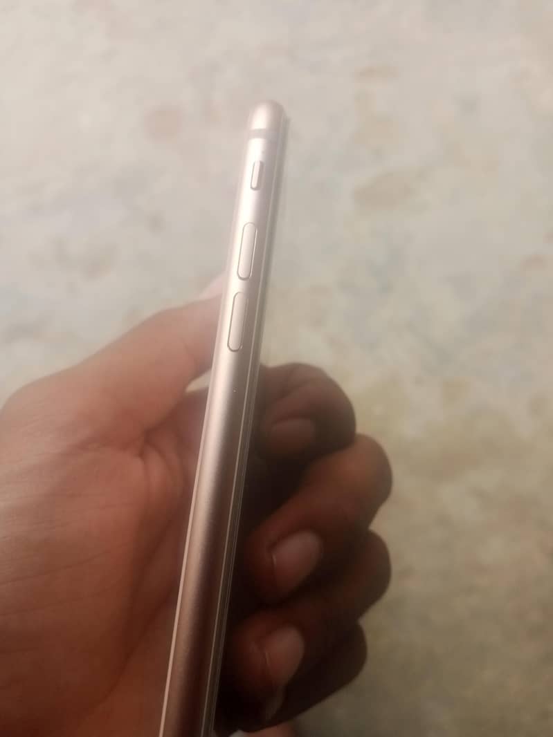 Apple iPhone 8 5