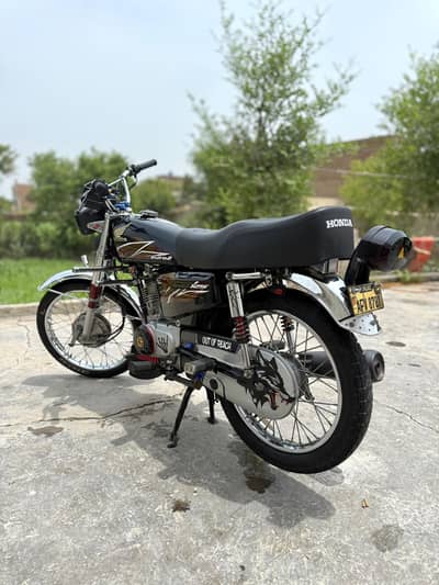 Honda Cg 125 2021 model red colour total genuen