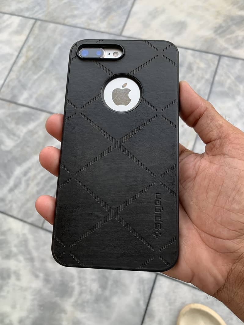 Apple iPhone 7 Plus 6
