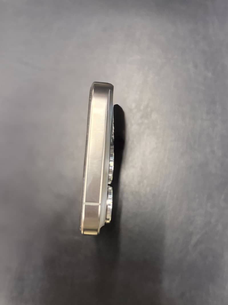 Iphone 16 Pro 4