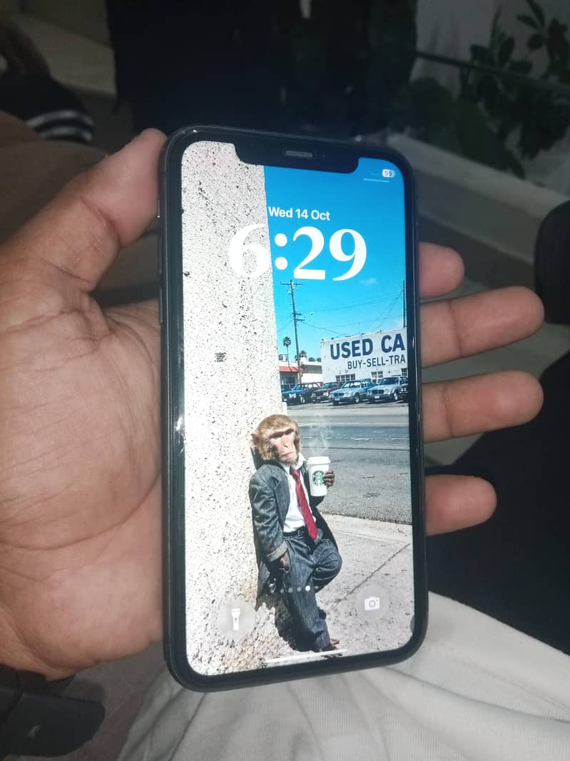 Apple iPhone 11 4