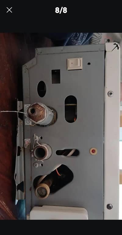 insted gyser 8L . one session use urgent sale . only for serious bayer