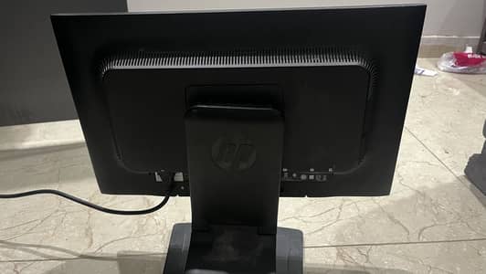 Hp moniter 17 inches minor satrach on scree