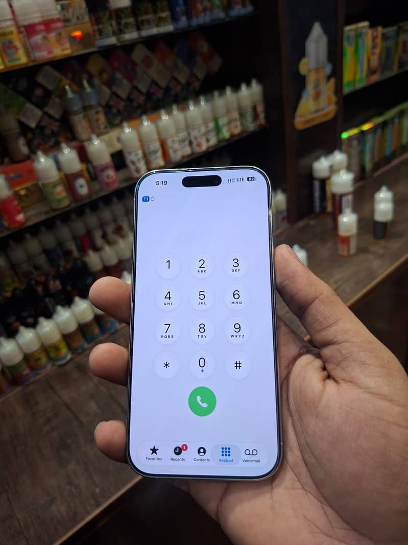 Apple iPhone 16 Pro 2