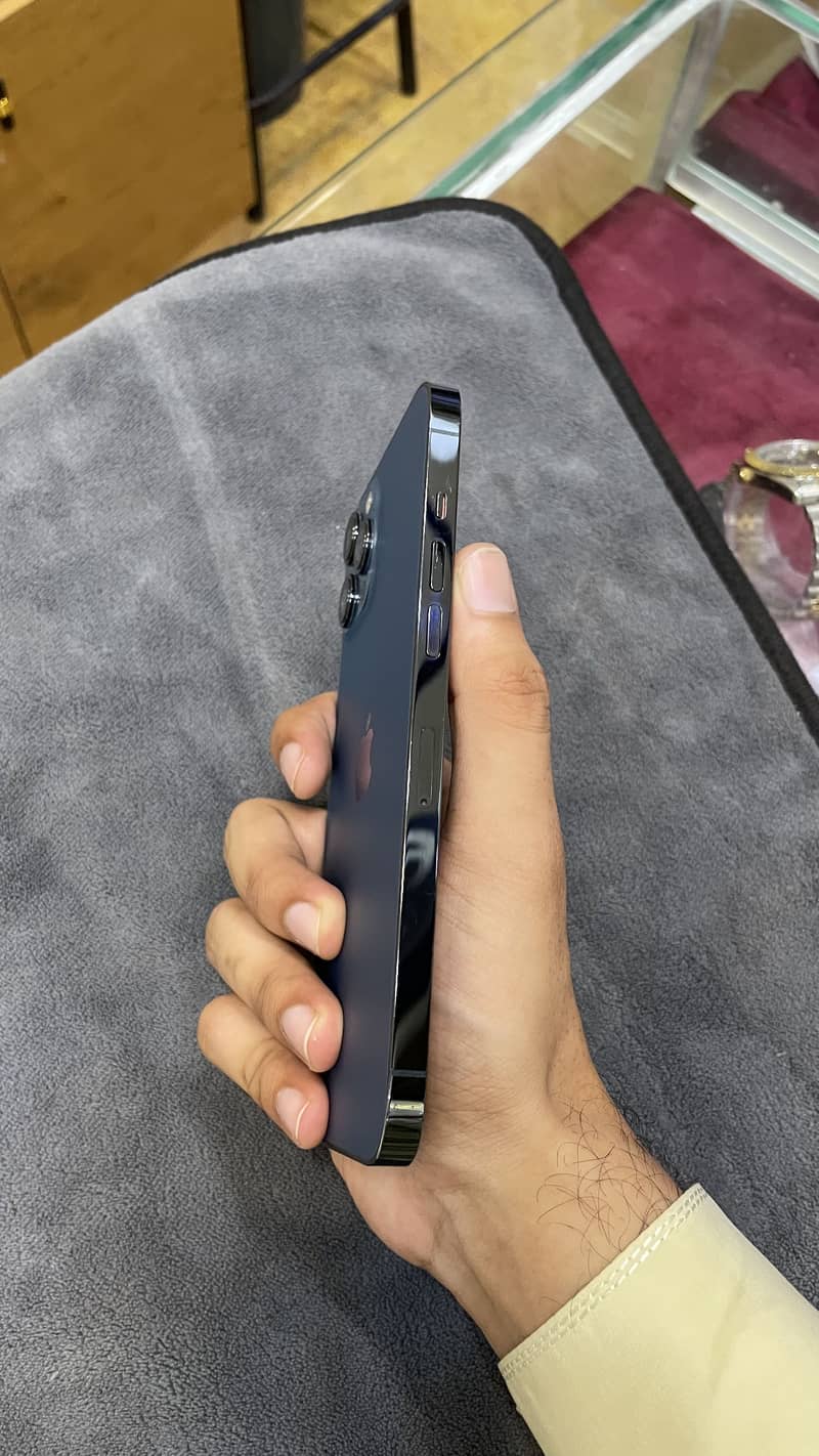 Apple iPhone 12 Pro Max 3