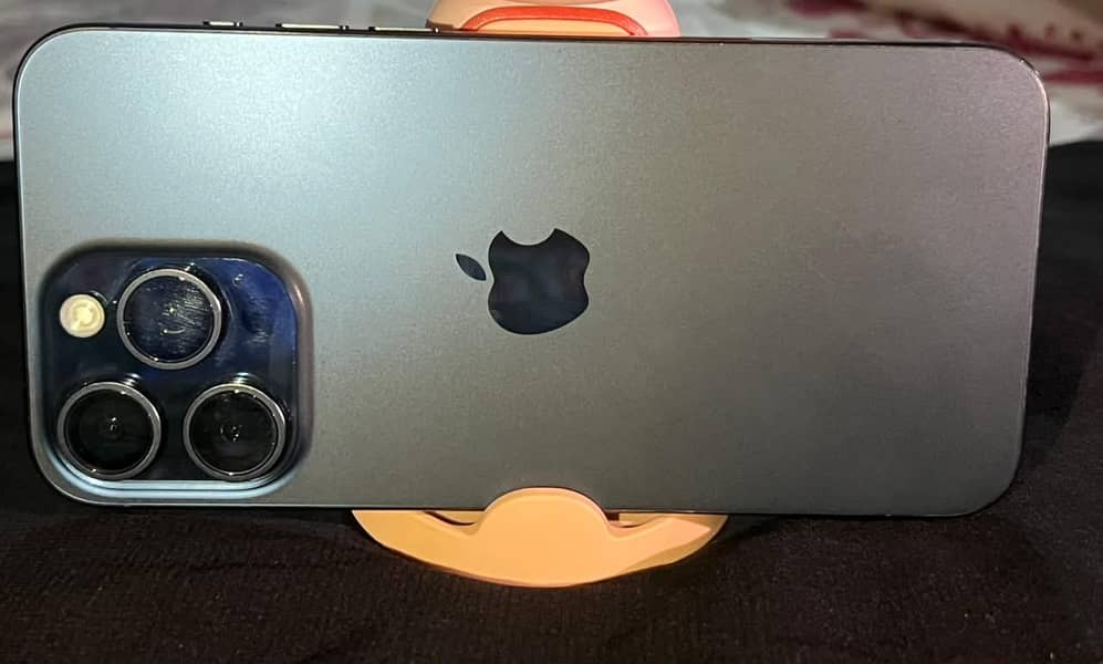 Apple iPhone 15 Pro Max 1