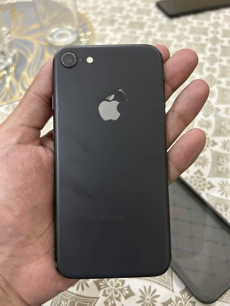 Apple iPhone 8 1