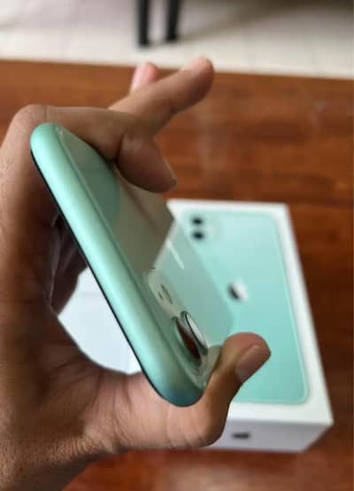 Apple iPhone 11 128 GB full box PTA approved 03361194076