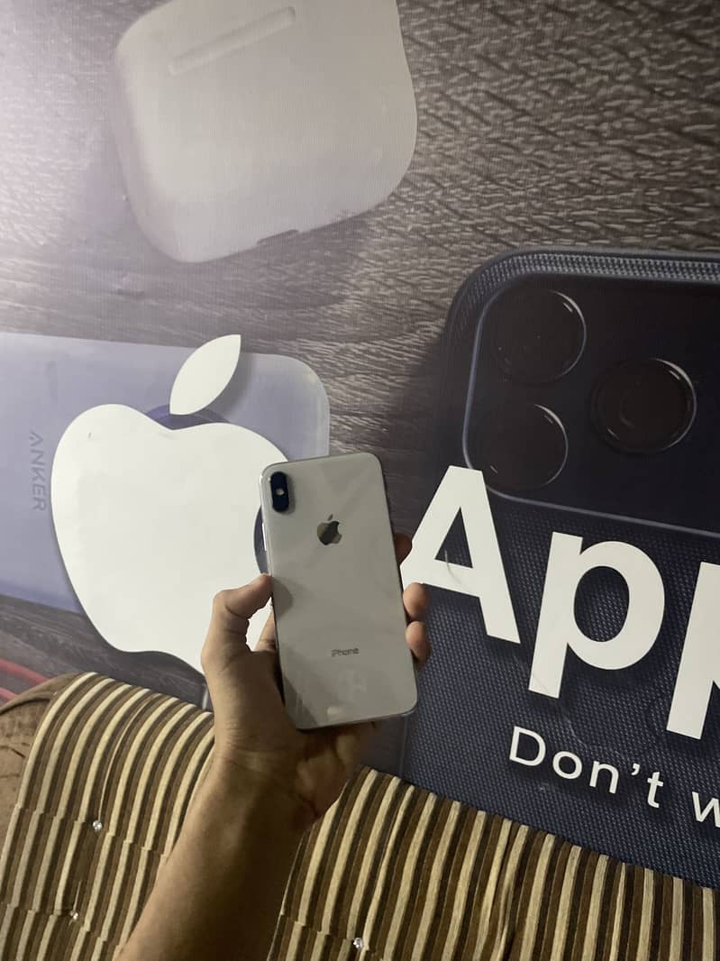 Apple iPhone X 0