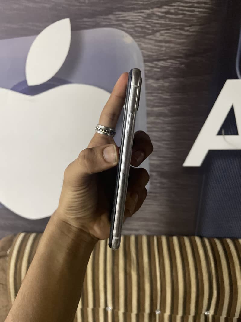 Apple iPhone X 1