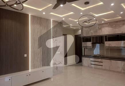 Get An Attractive House In Lahore Under Rs. 28000000
