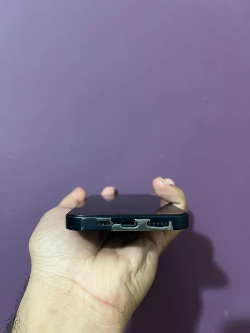 Apple iPhone 13 2