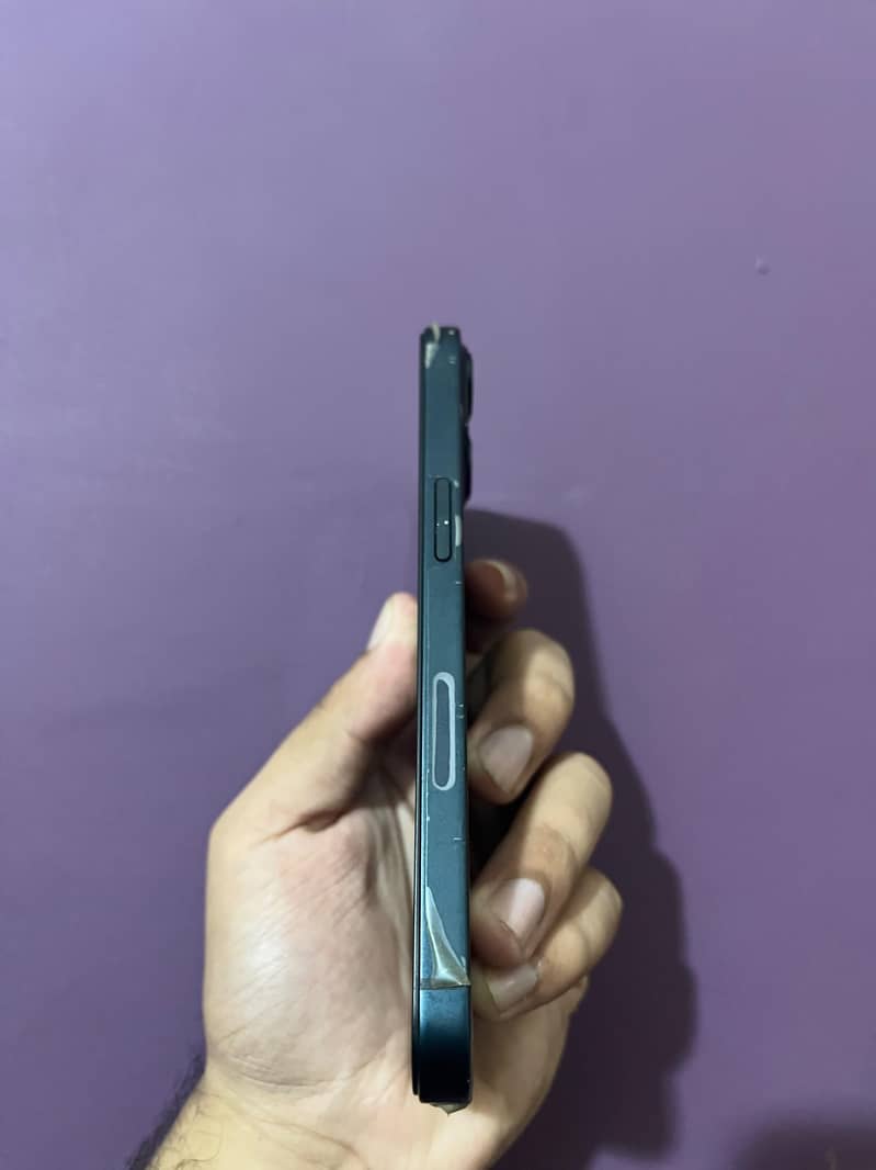 Apple iPhone 13 3