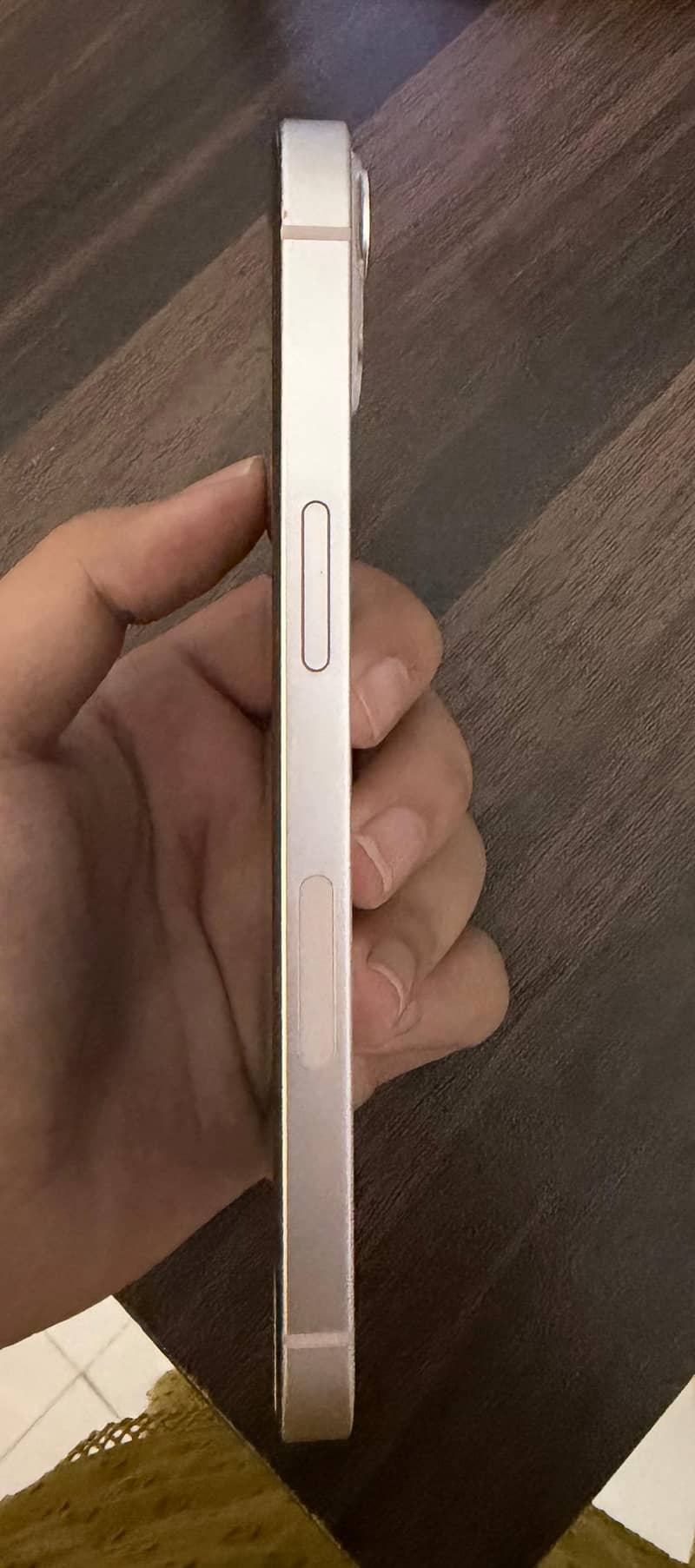 Apple iPhone 13 4