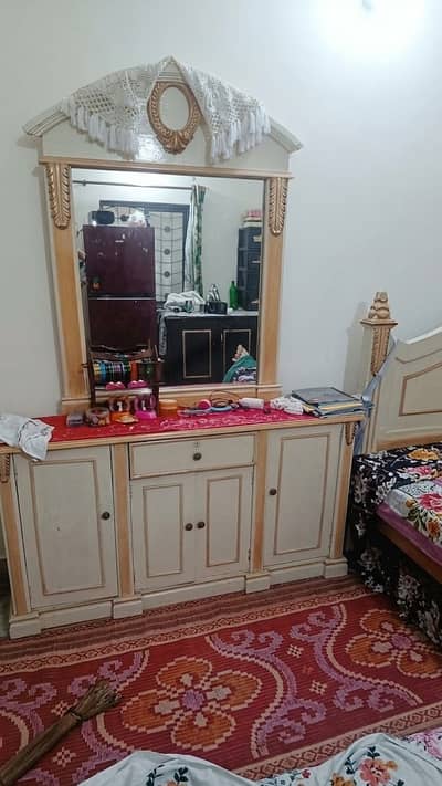 Classic Wooden Dressing Table with Large Mirror & Storage