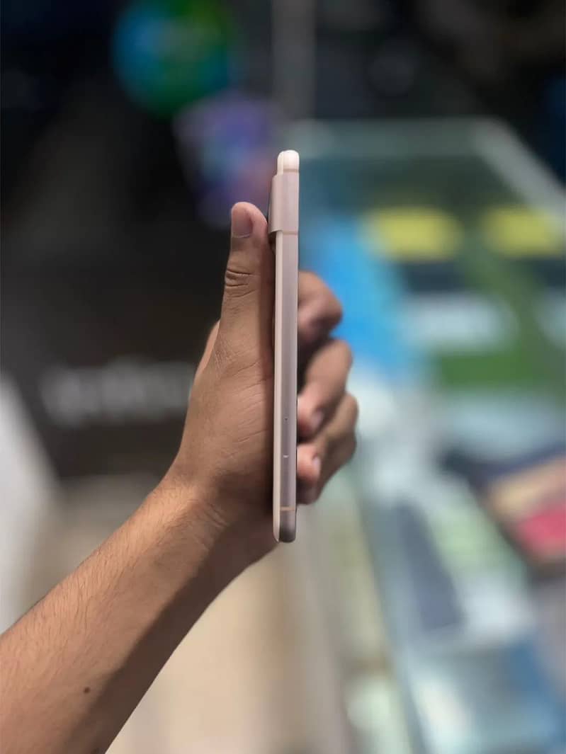 Google Pixel 8 3