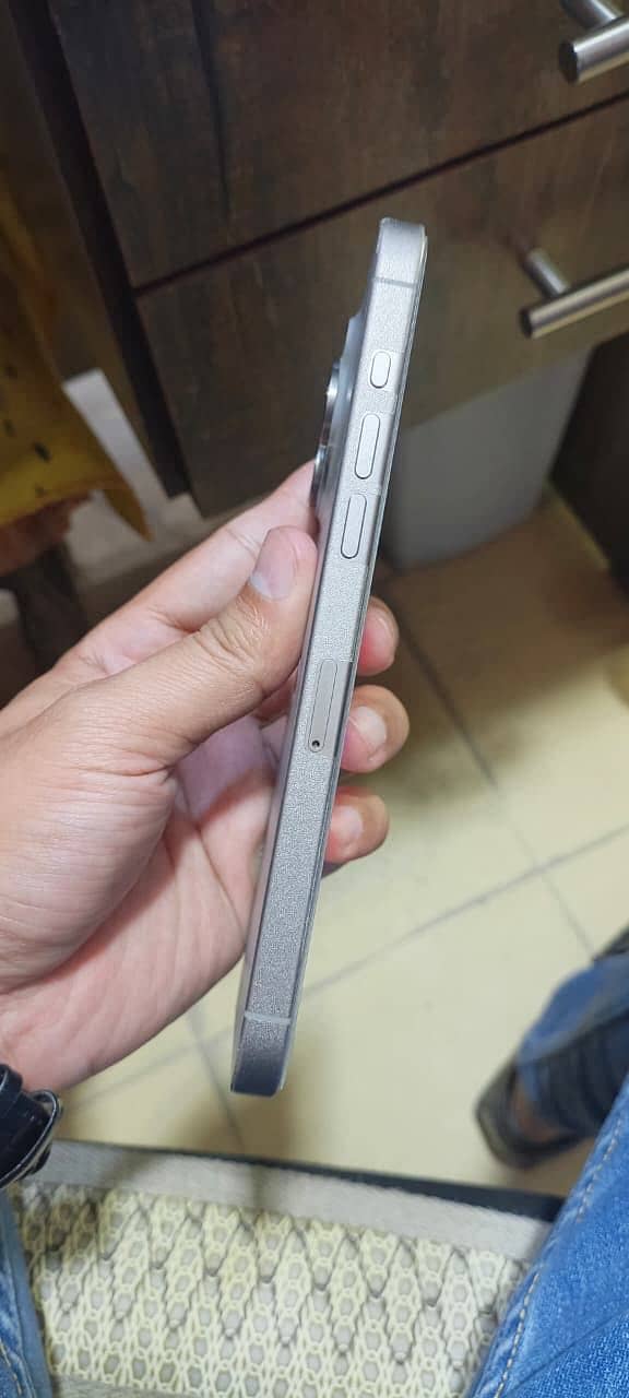 Apple iPhone 15 Pro Max 3