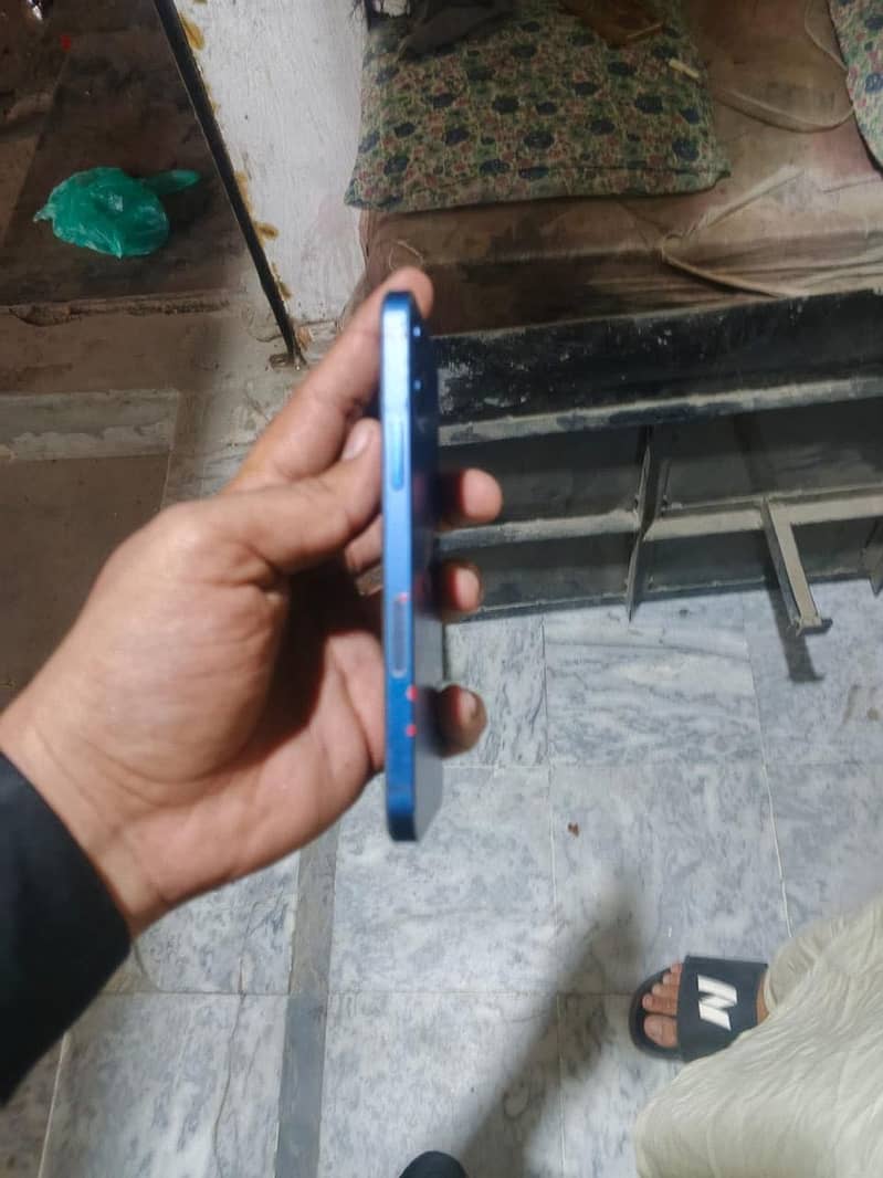 Apple iPhone 12 0