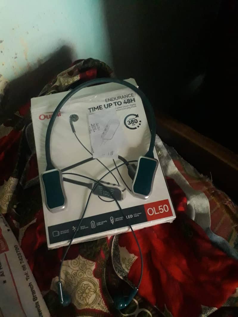 Bluetooth speaker 0