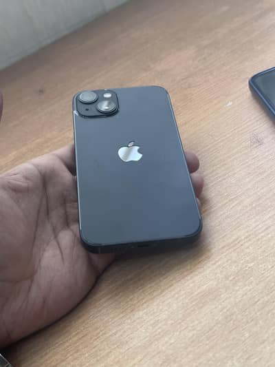 Apple iPhone 13