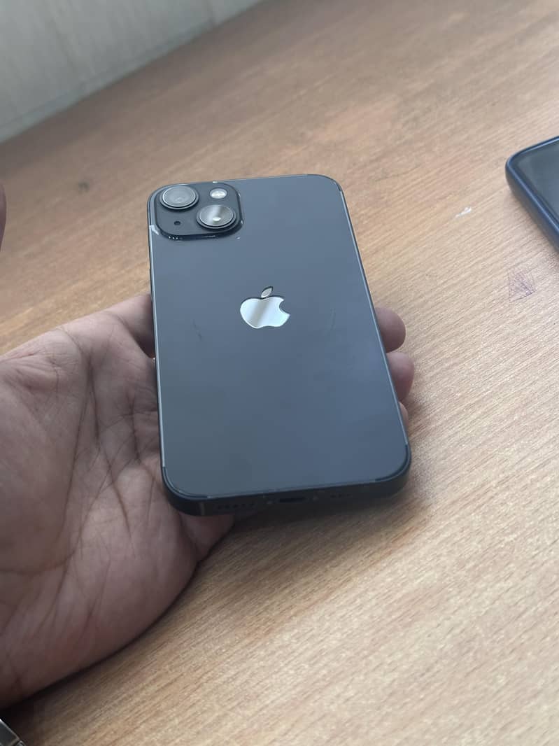 Apple iPhone 13 0