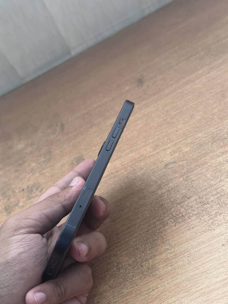 Apple iPhone 13 3
