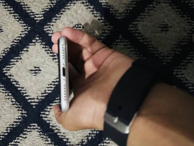 Apple iPhone SE