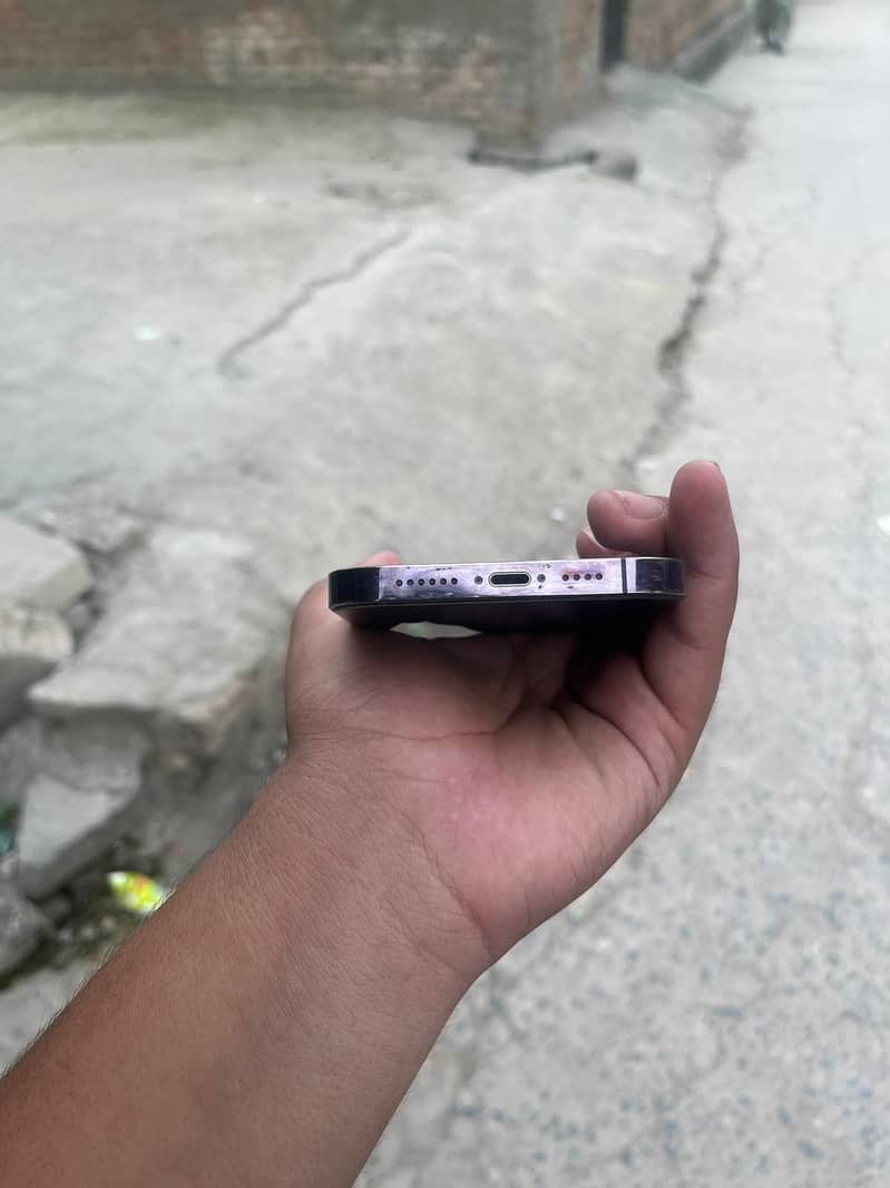 Apple iPhone 14 Pro Max 0