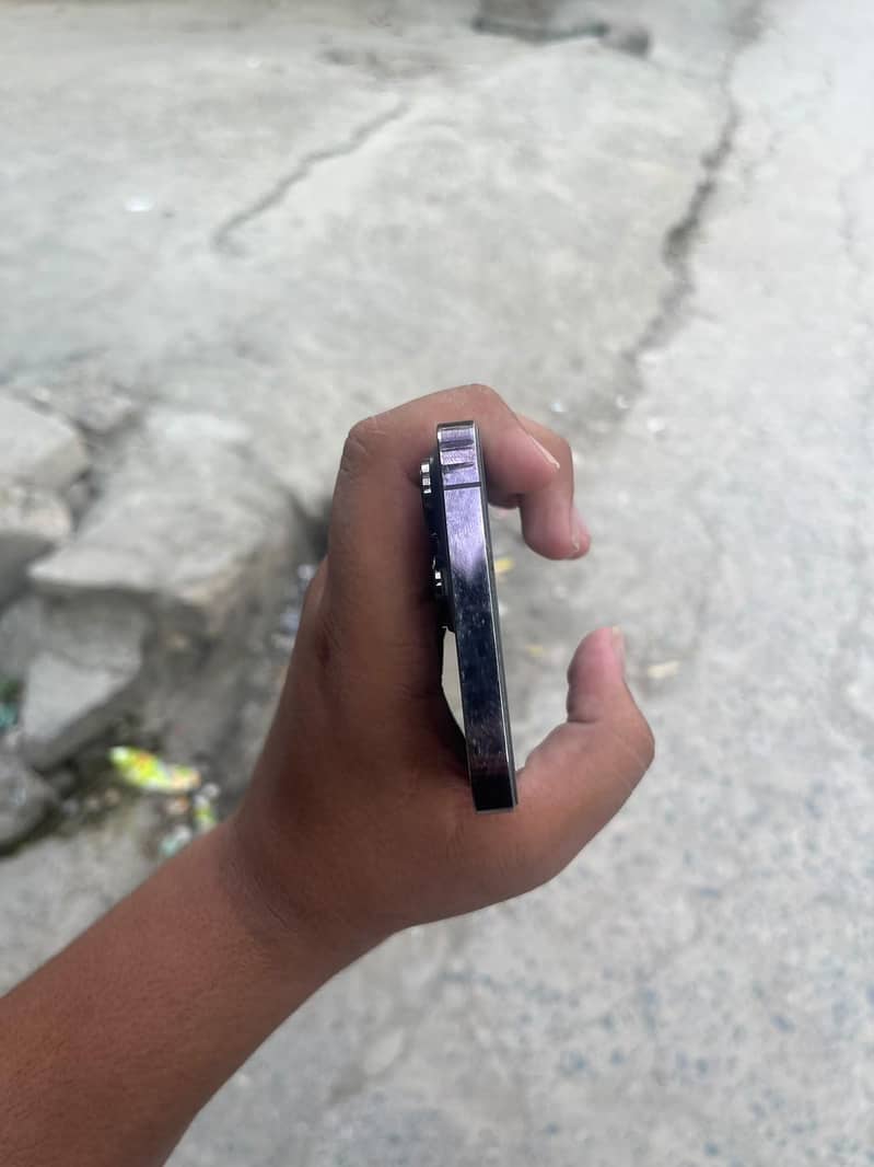 Apple iPhone 14 Pro Max 4