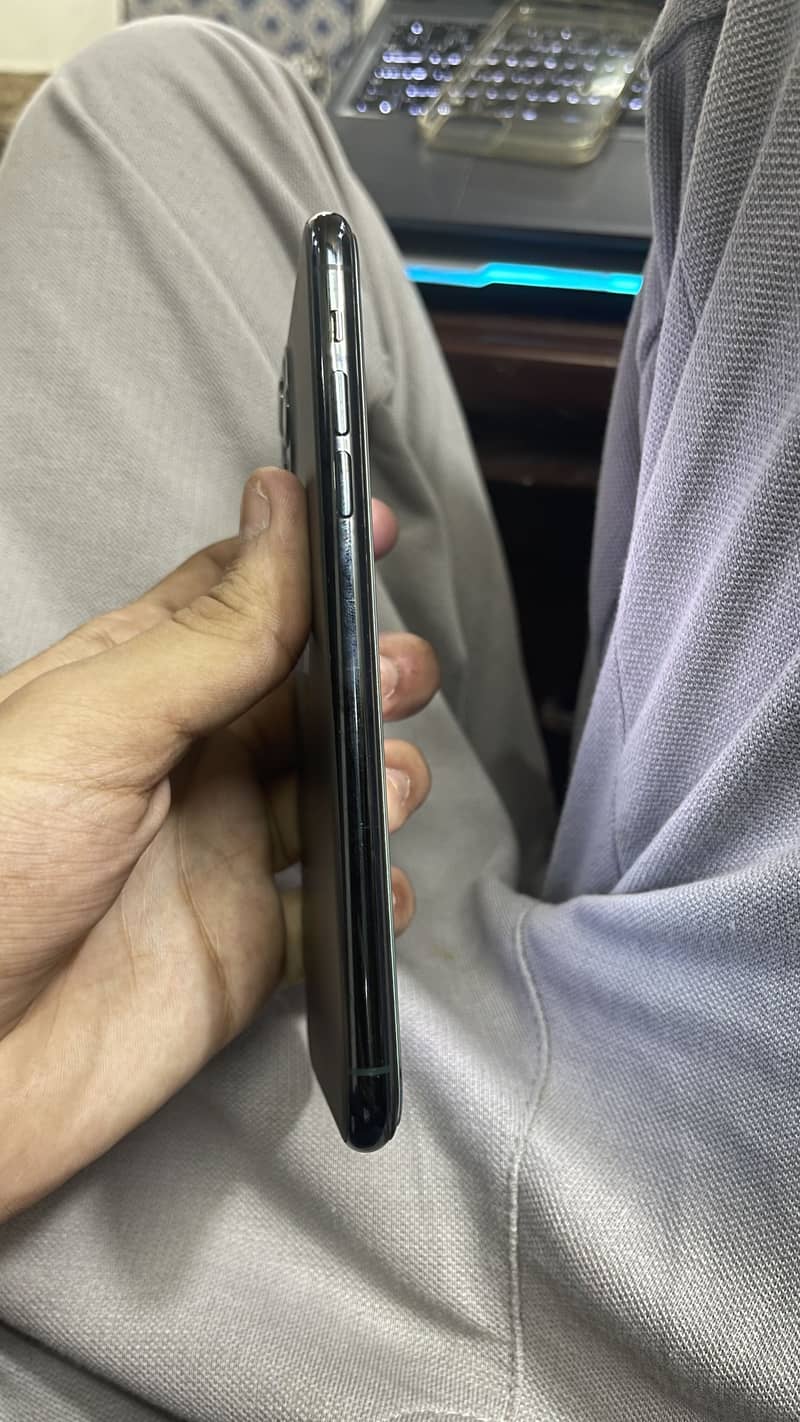 Apple iPhone 11 Pro Max 5