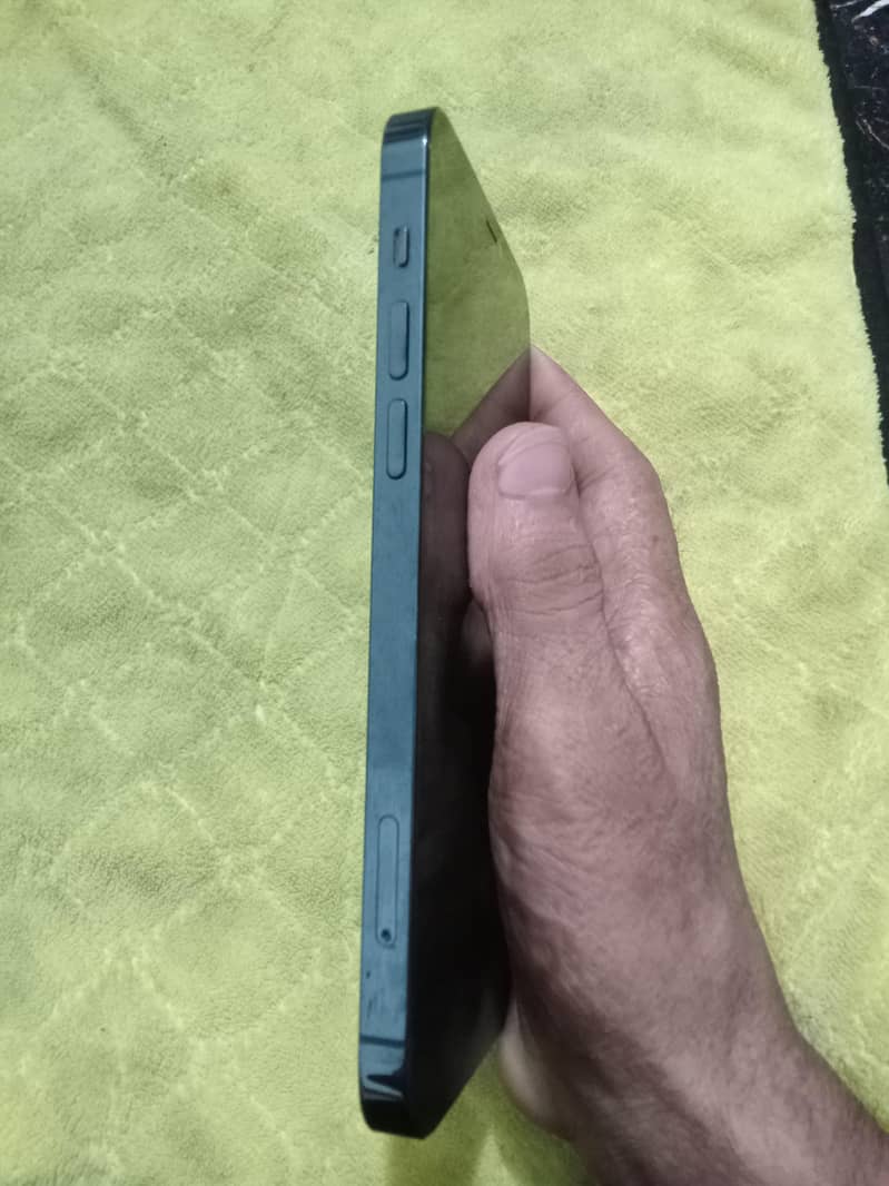 Apple iPhone 12 Pro 2