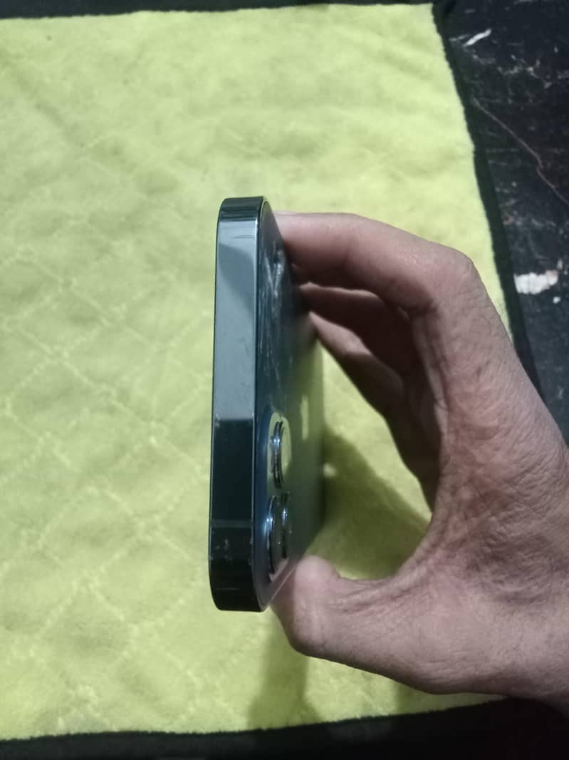 Apple iPhone 12 Pro 4