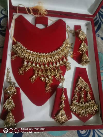 2 bridle set each set price 1500*2=3000 single set available