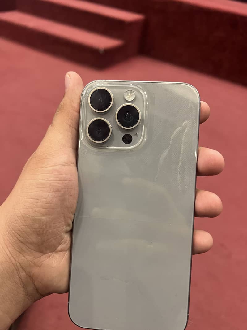 Iphone 15 pro max 3