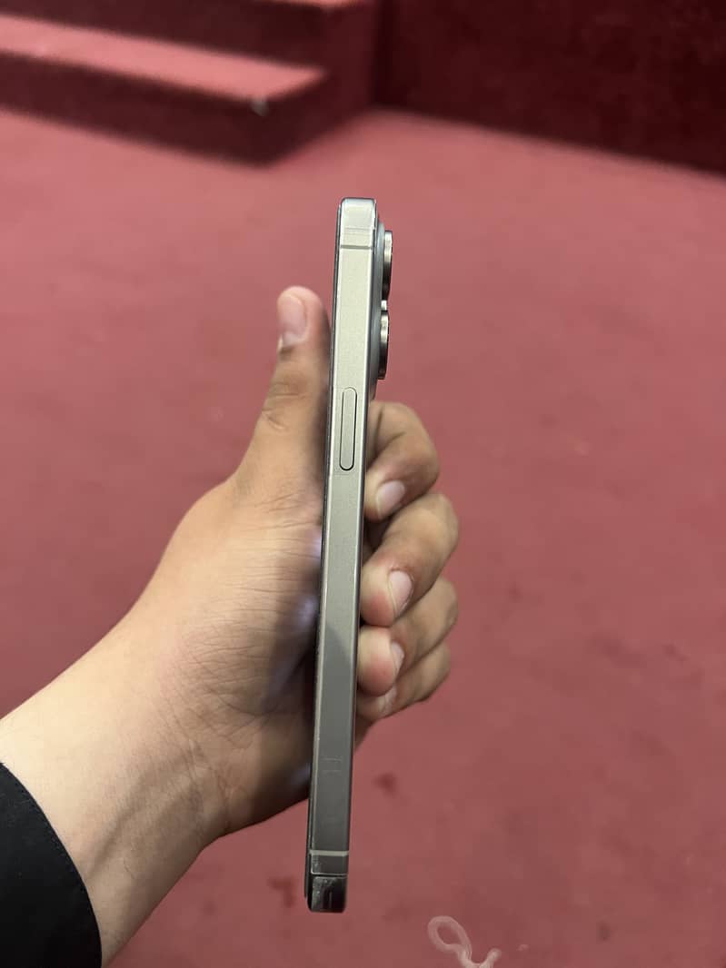 Iphone 15 pro max 4
