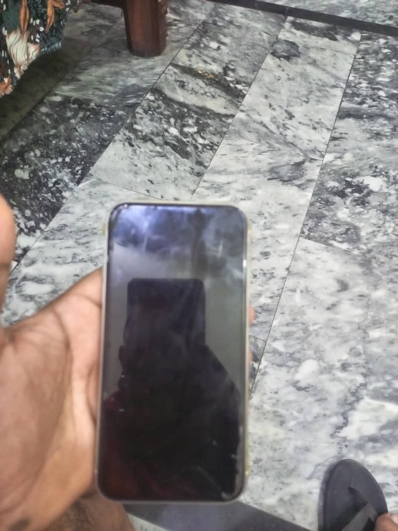 Apple iPhone 11 3