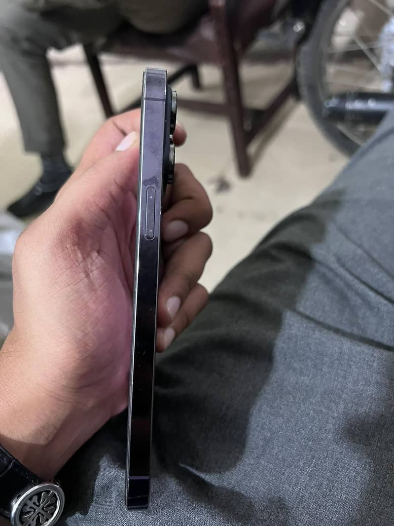 Apple iPhone 14 Pro Max 3