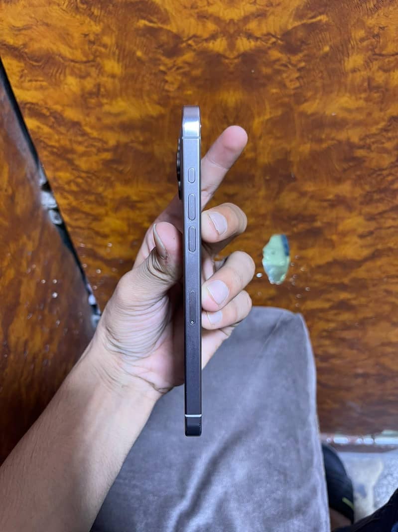 Apple iPhone 15 Pro Max 1